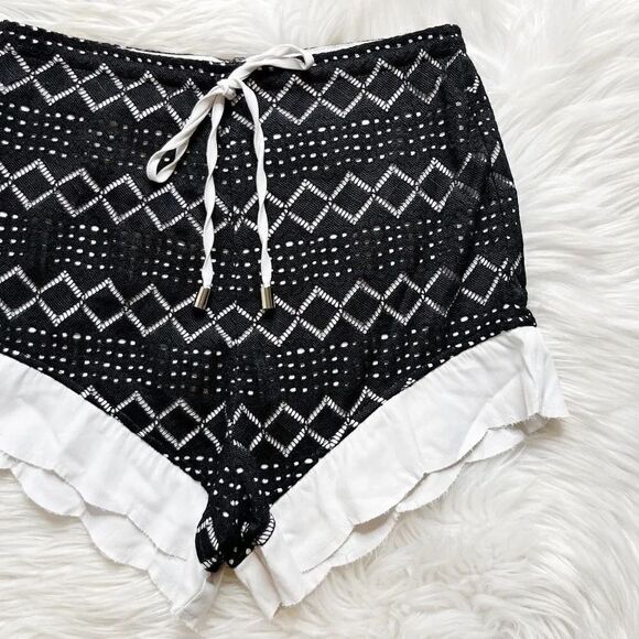 NIGHTWALKER High Waisted Ruffle Trim Lace Shorts Black and White Size Small - Picture 2 of 8